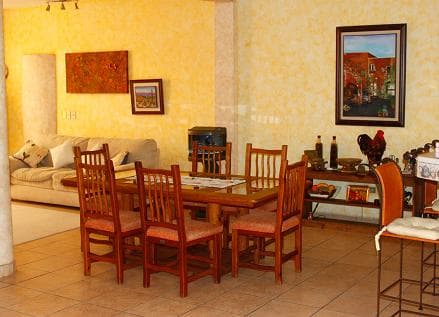Habla Hispana Residence — shared dining room